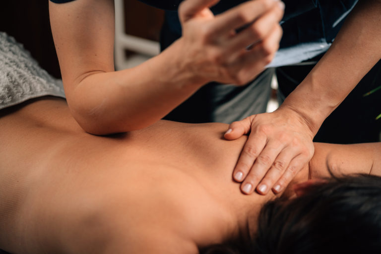Salon, spalon, massage, deep tissue massage, affects of a deep tissue massage, benefits of a deep tissue massage