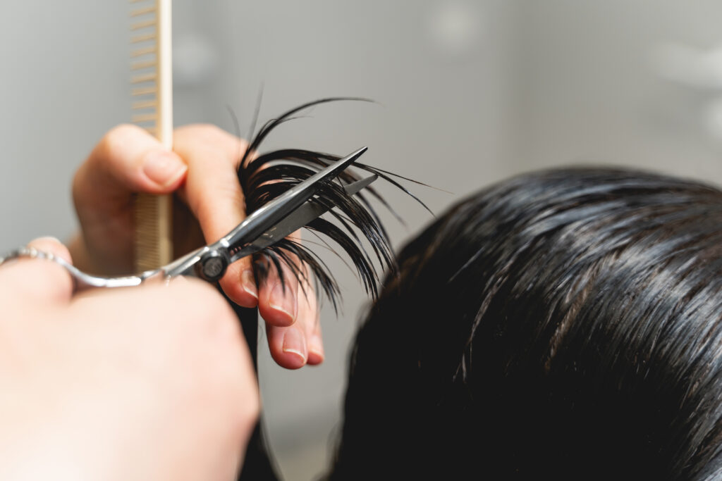 haircut signs, hair trim, hair care tips, healthy hair, salon haircut